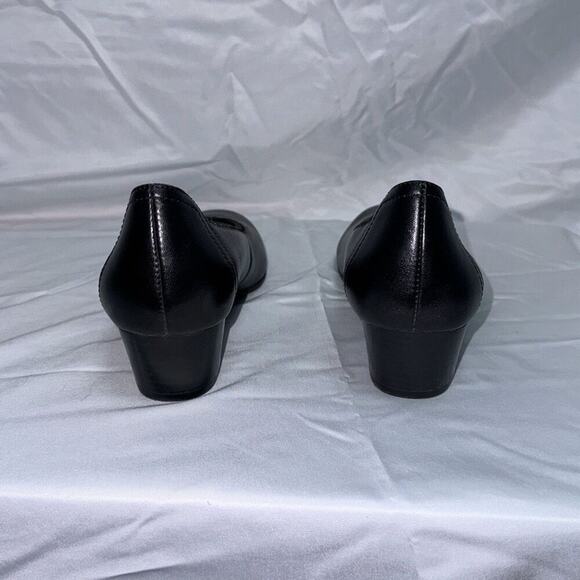 David Tate Black Leather Round Toe Court Heels | Sz 7.5 - Picture 4 of 9